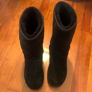Black Ugg’s, barely worn.